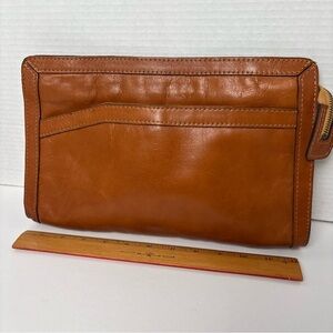 Tanito- pre-owned Vtg.Genuine leather brown clutch 70’s bag.